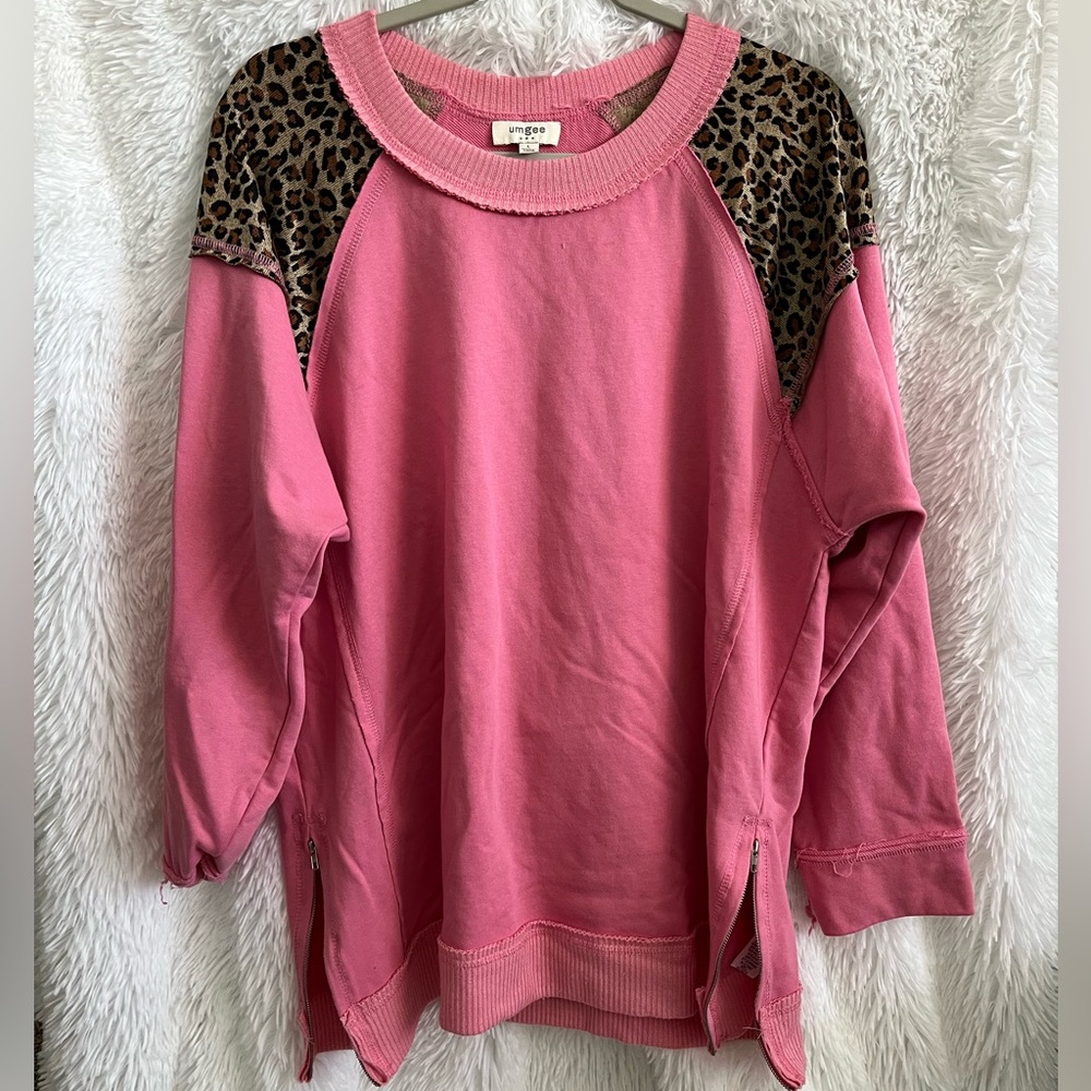 Umgee oversized pink and cheetah top!